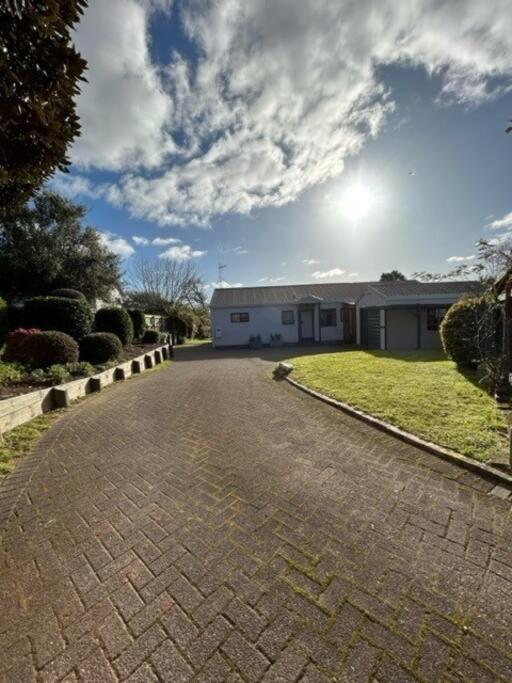 Family Perfect, Winter Getaway, Secure Yard, Parking, Mountain Bikes, Arcade Villa Rotorua Exteriör bild